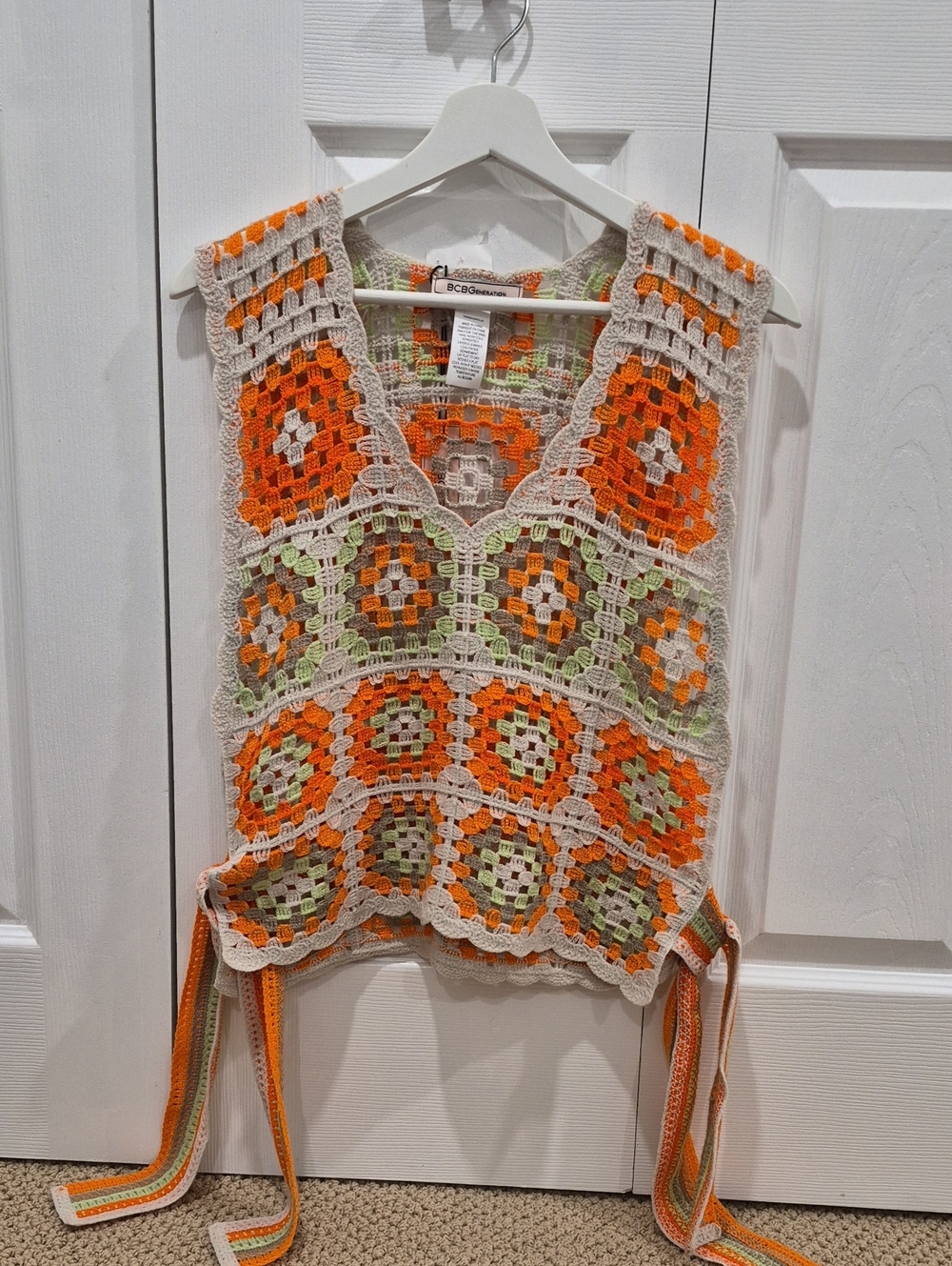 BCBG GENERATION  Orange Cream Green Crochet Tie-Side Tunic Top